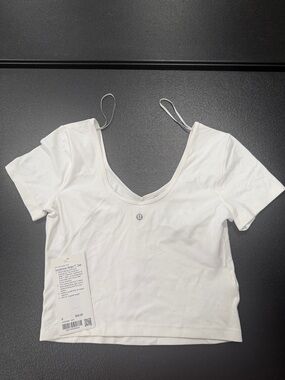 lululemon athletica Women's White Short Sleeve Scoop Neck Top